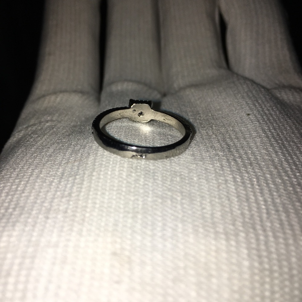DIAMOND SQUARE BAND RING - Picture 4 of 12